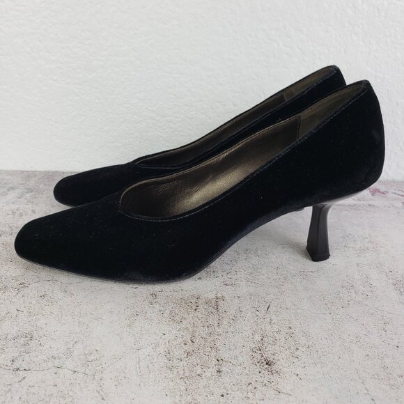 Vintage Ann Taylor Italy Black Velvet Pumps Spool Kitten Heel Shoes 7M Evening - Picture 7 of 15